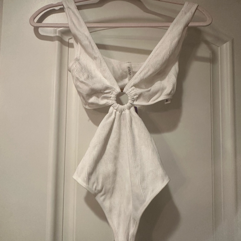 NWT women’s white cut out bodysuit